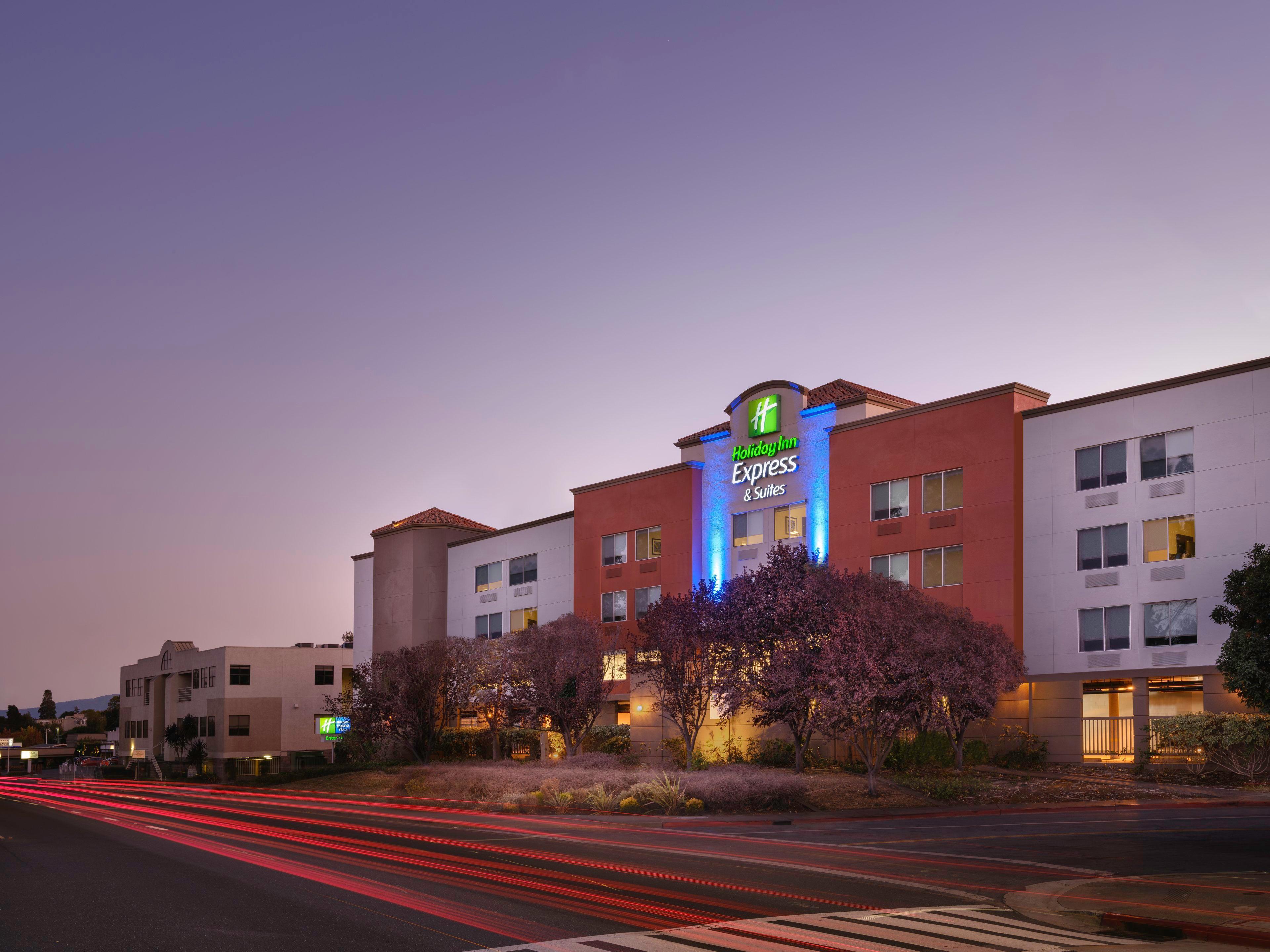 Holiday Inn Express Hotel & Suites Belmont By Ihg Exteriör bild