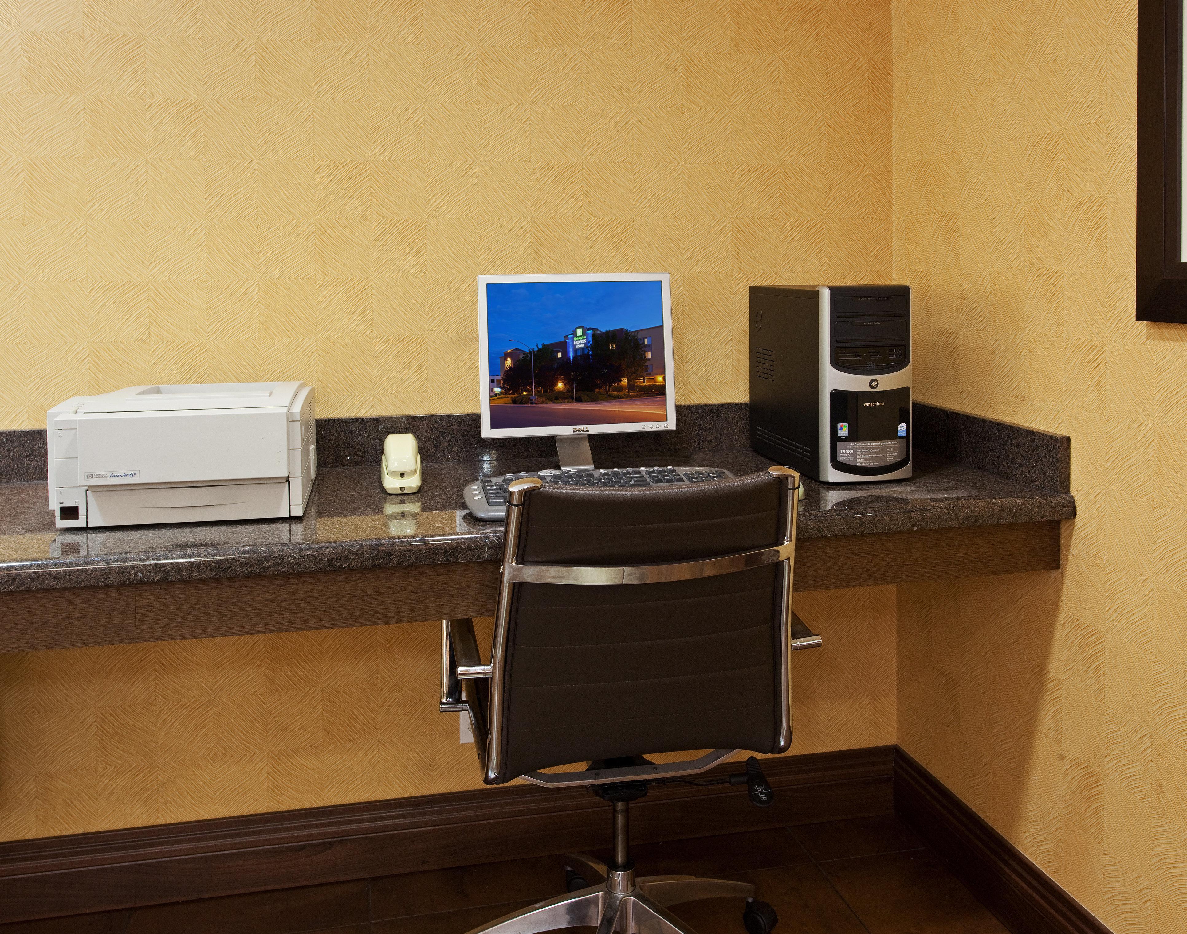 Holiday Inn Express Hotel & Suites Belmont By Ihg Exteriör bild