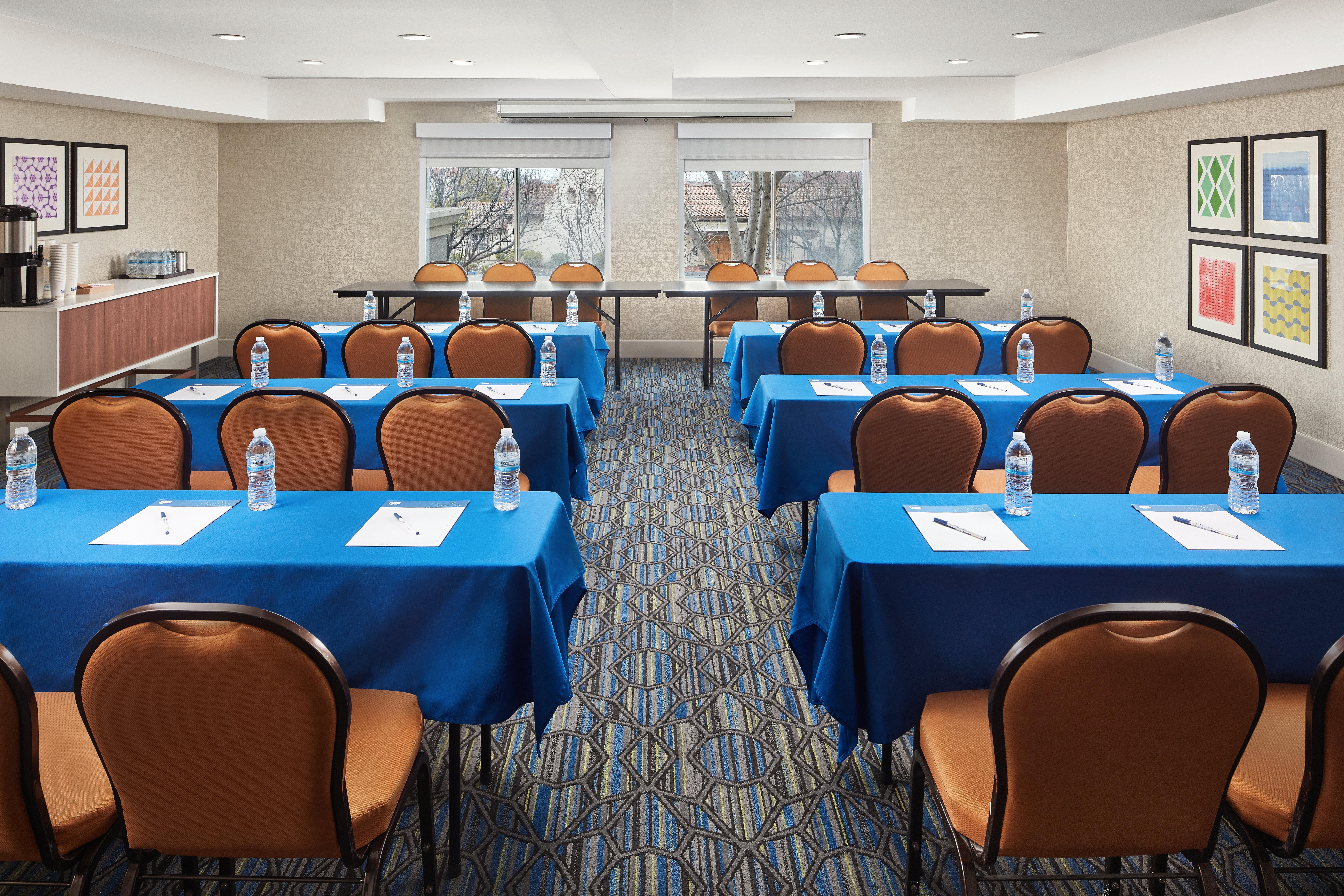 Holiday Inn Express Hotel & Suites Belmont By Ihg Exteriör bild