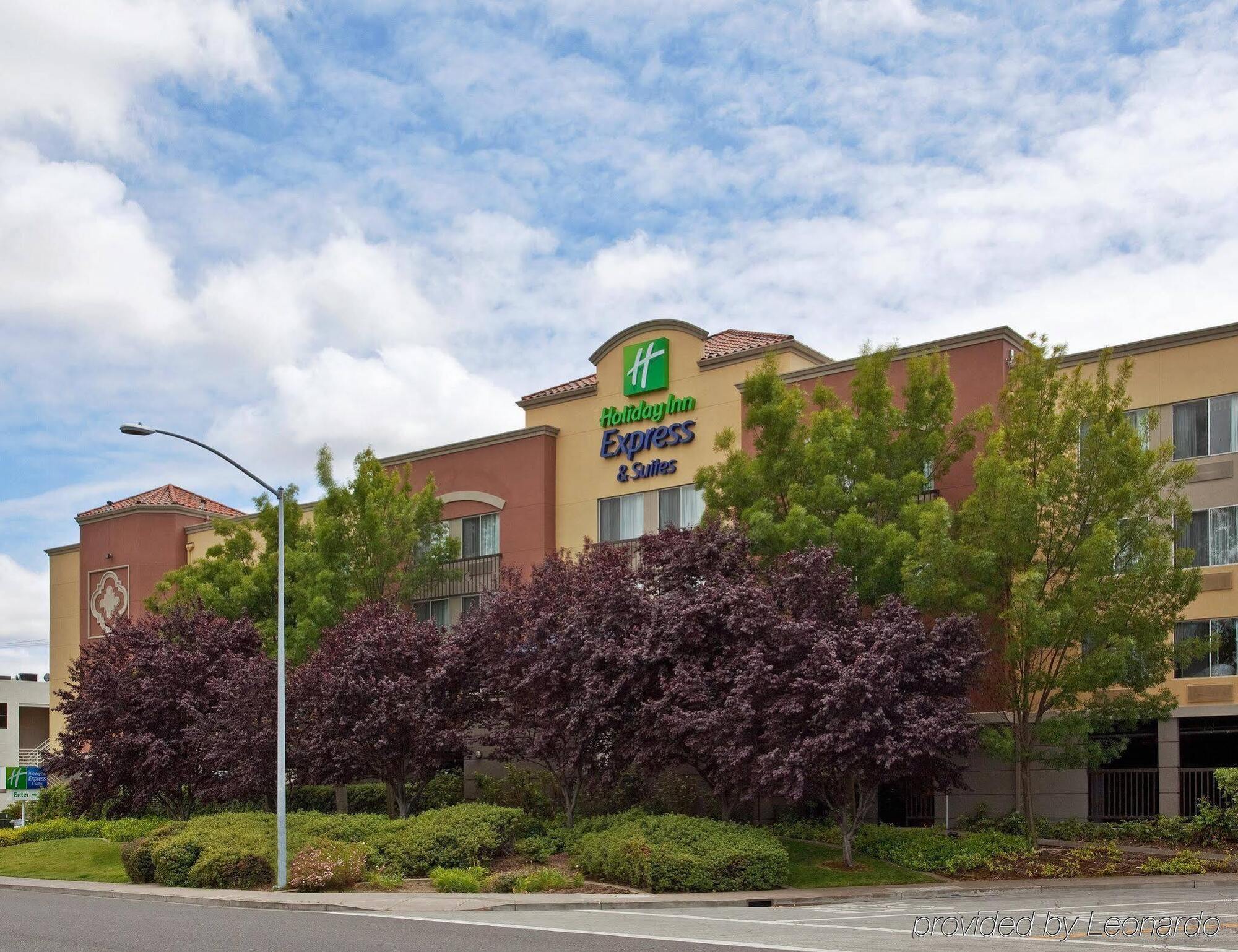 Holiday Inn Express Hotel & Suites Belmont By Ihg Exteriör bild